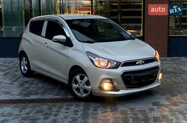 Хэтчбек Chevrolet Spark 2015 в 