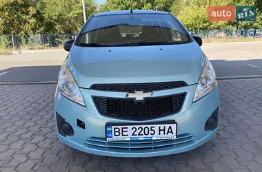 Хэтчбек Chevrolet Spark 2010 в 