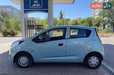 Хэтчбек Chevrolet Spark 2010 в 
