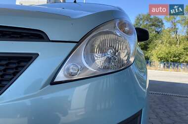 Хэтчбек Chevrolet Spark 2010 в 