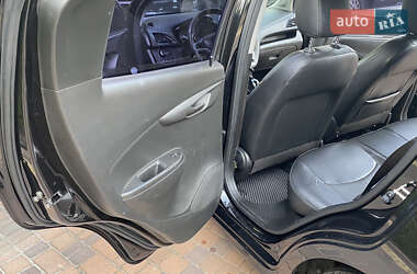 Хэтчбек Chevrolet Spark 2017 в 