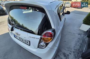 Хетчбек Chevrolet Spark 2013 в 