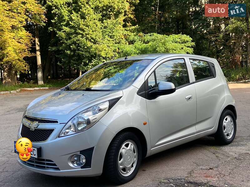 Хетчбек Chevrolet Spark 2011 в 