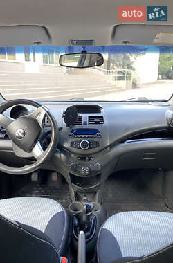 Хетчбек Chevrolet Spark 2011 в 
