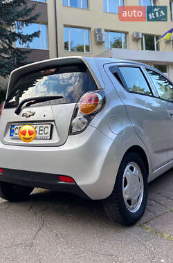 Хетчбек Chevrolet Spark 2011 в 