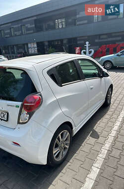 Хэтчбек Chevrolet Spark 2015 в Херсоне