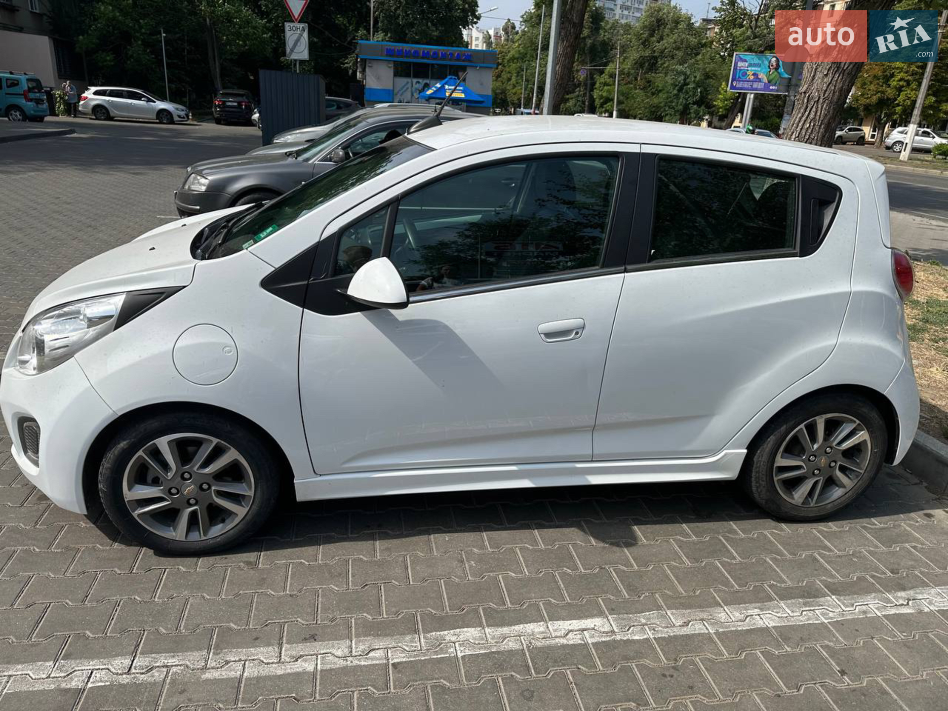 2015 Chevrolet Spark - мініатюра 2