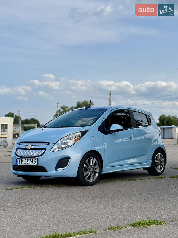 Хэтчбек Chevrolet Spark 2015 в 