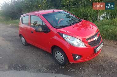 Хэтчбек Chevrolet Spark 2010 в 