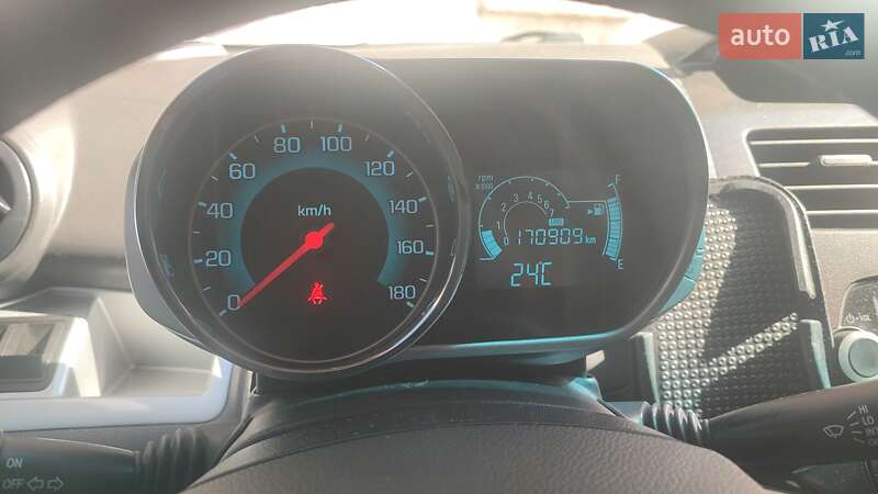 Хэтчбек Chevrolet Spark 2014 в Харькове