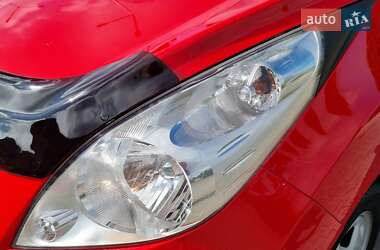 Хетчбек Chevrolet Spark 2012 в 