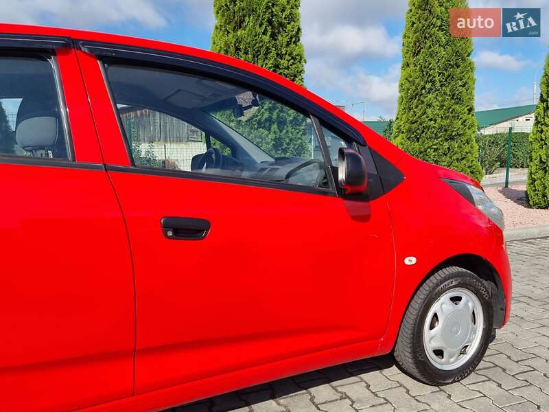Хэтчбек Chevrolet Spark 2012 в Виннице