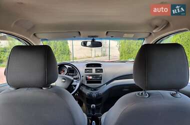 Хетчбек Chevrolet Spark 2012 в 