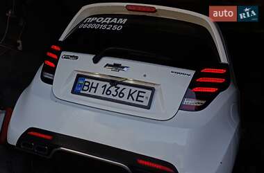 Хэтчбек Chevrolet Spark 2012 в 