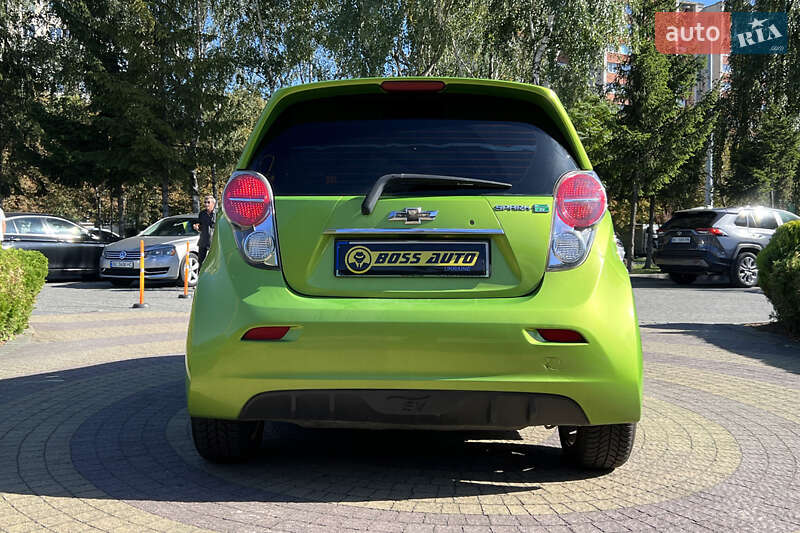 Хэтчбек Chevrolet Spark 2015 в Львове