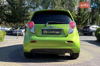Хэтчбек Chevrolet Spark 2015 в 