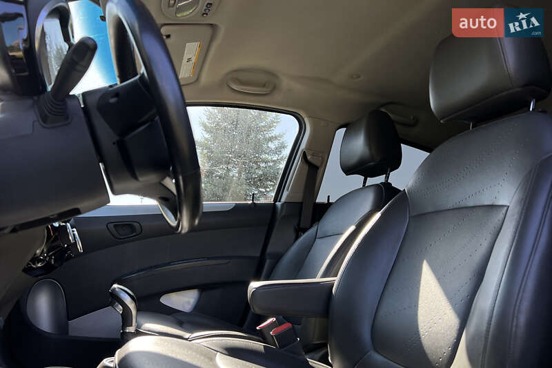 Хэтчбек Chevrolet Spark 2015 в Львове