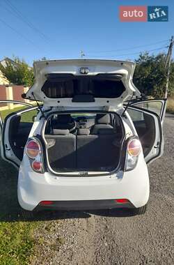 Хетчбек Chevrolet Spark 2011 в 