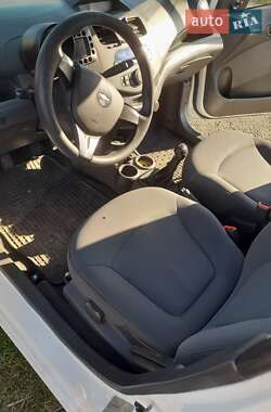 Хетчбек Chevrolet Spark 2011 в 