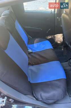 Хэтчбек Chevrolet Spark 2011 в 