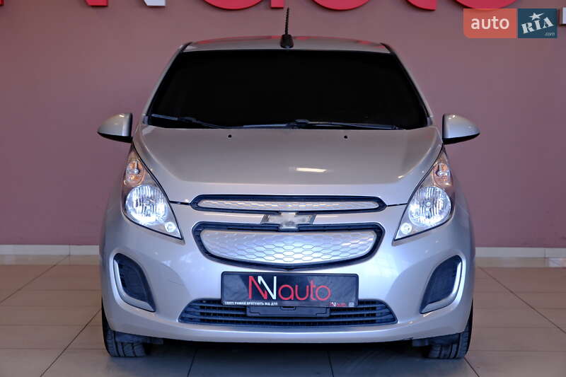 Хэтчбек Chevrolet Spark 2015 в Одессе