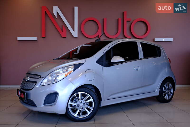 Хетчбек Chevrolet Spark 2015 в 