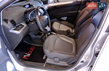 Хетчбек Chevrolet Spark 2015 в 