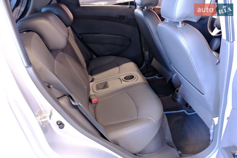 Хэтчбек Chevrolet Spark 2015 в Одессе