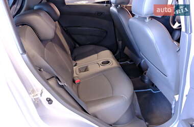 Хетчбек Chevrolet Spark 2015 в 