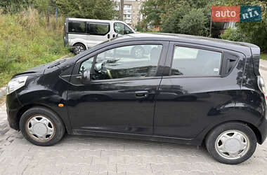 Хетчбек Chevrolet Spark 2011 в 