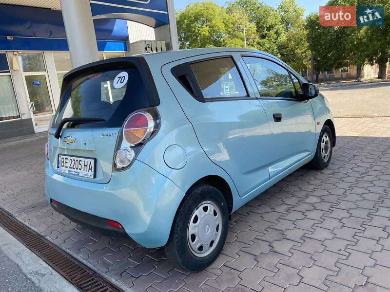 Хэтчбек Chevrolet Spark 2010 в Николаеве