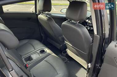Хэтчбек Chevrolet Spark 2015 в 