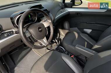 Хэтчбек Chevrolet Spark 2015 в 