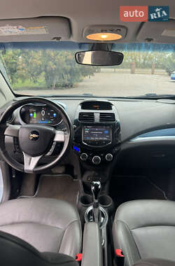 Хэтчбек Chevrolet Spark 2014 в 