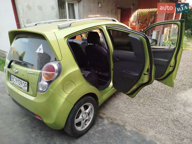 Хетчбек Chevrolet Spark 2010 в Стрию