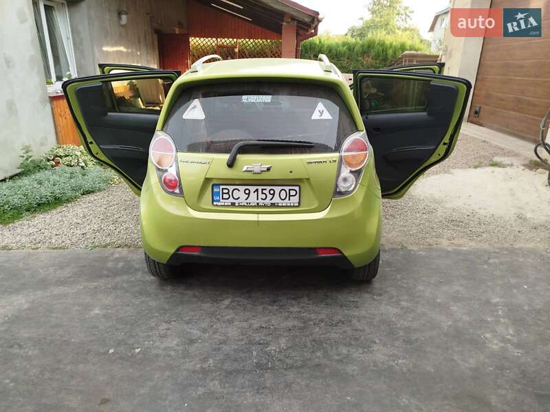 Хетчбек Chevrolet Spark 2010 в Стрию