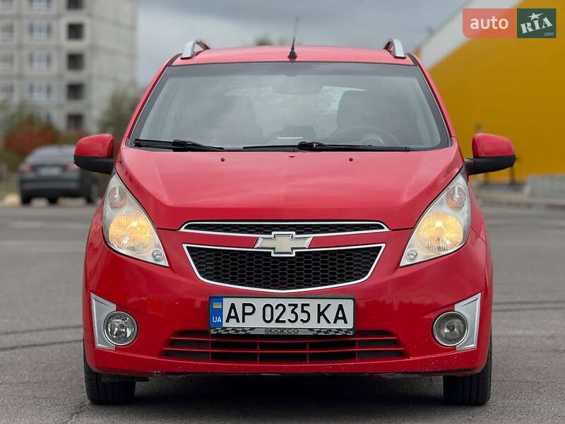 Хетчбек Chevrolet Spark 2010 в Запоріжжі
