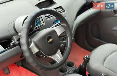 Хэтчбек Chevrolet Spark 2010 в 