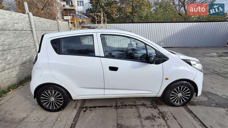 Хэтчбек Chevrolet Spark 2011 в Александрие фото 6 Хэтчбек Chevrolet Spark 2011 в Александрие