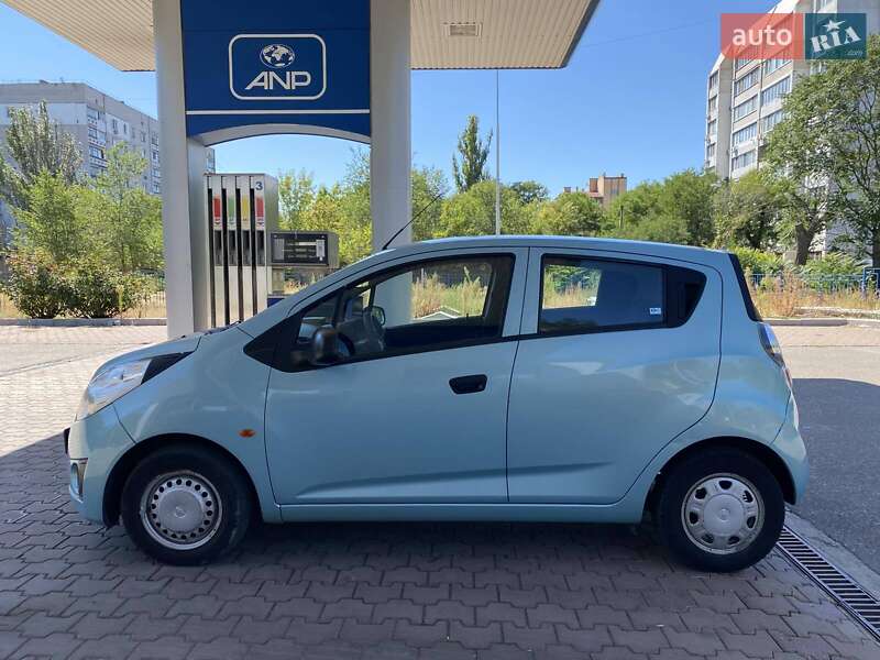 Хетчбек Chevrolet Spark 2010 в Миколаєві