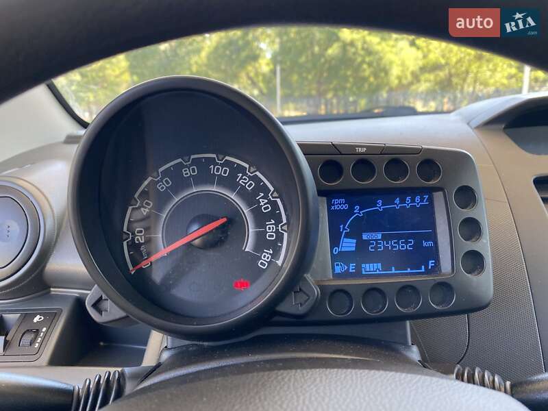 Хетчбек Chevrolet Spark 2010 в Миколаєві