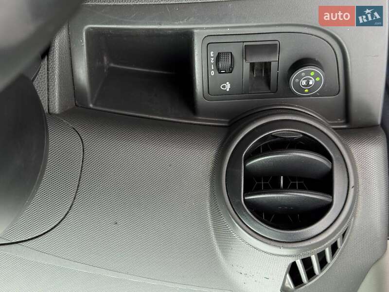 Хетчбек Chevrolet Spark 2013 в Рівному