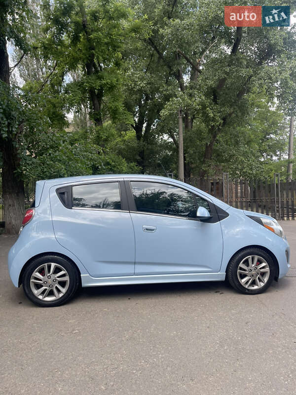 Хэтчбек Chevrolet Spark 2013 в Одессе