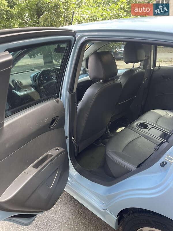 Хэтчбек Chevrolet Spark 2013 в Одессе