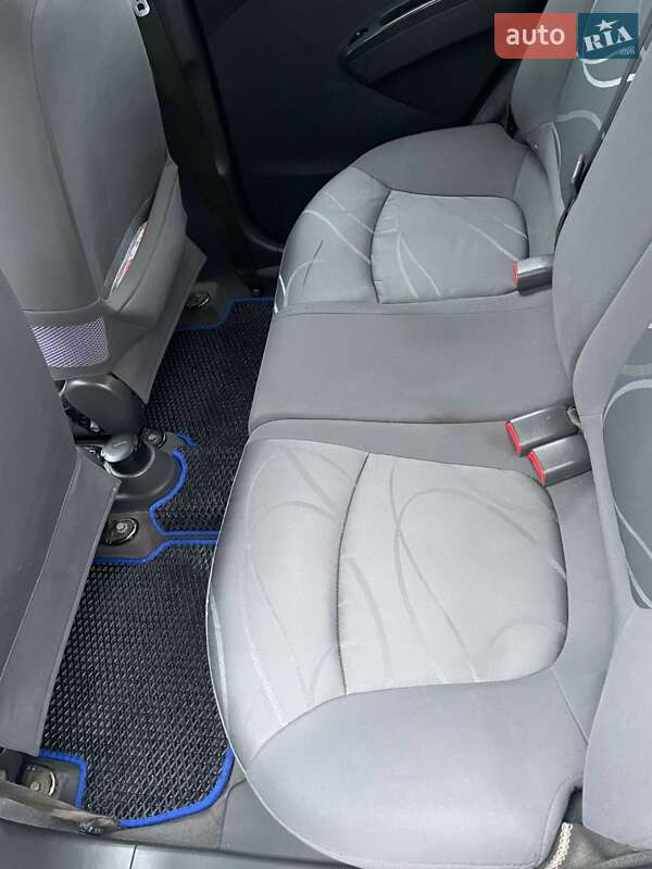 Хэтчбек Chevrolet Spark 2010 в Ивано-Франковске