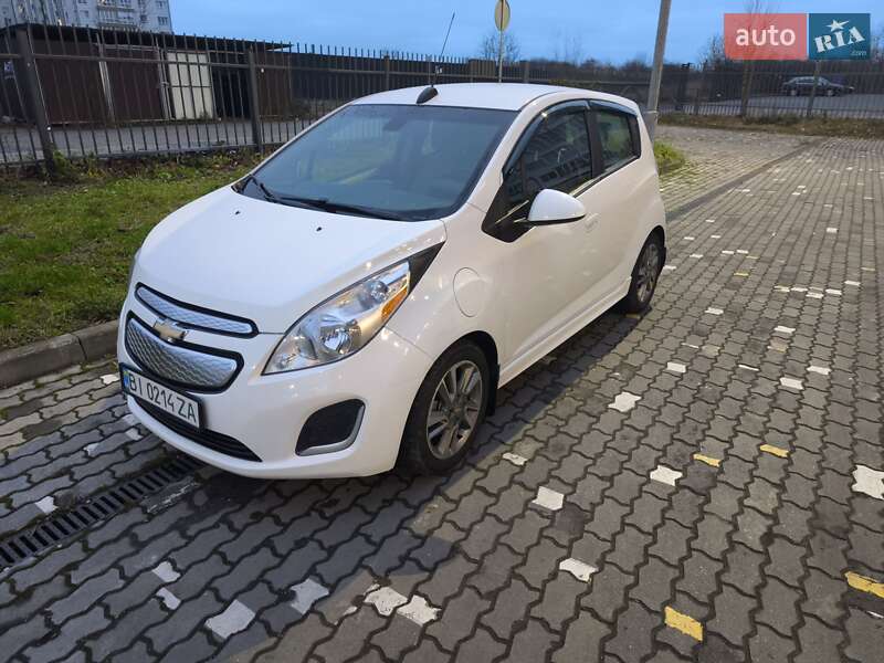 Хетчбек Chevrolet Spark 2016 в Івано-Франківську