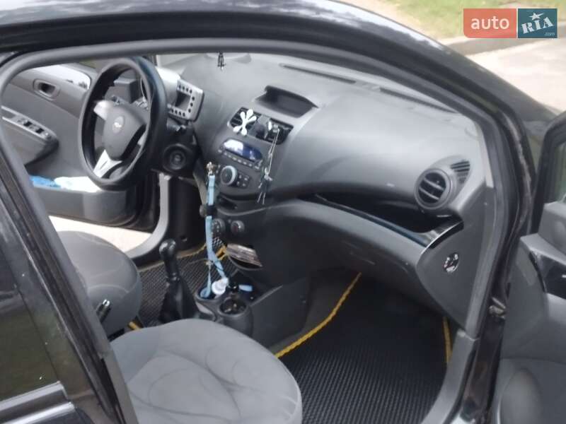 Хэтчбек Chevrolet Spark 2011 в Чернигове