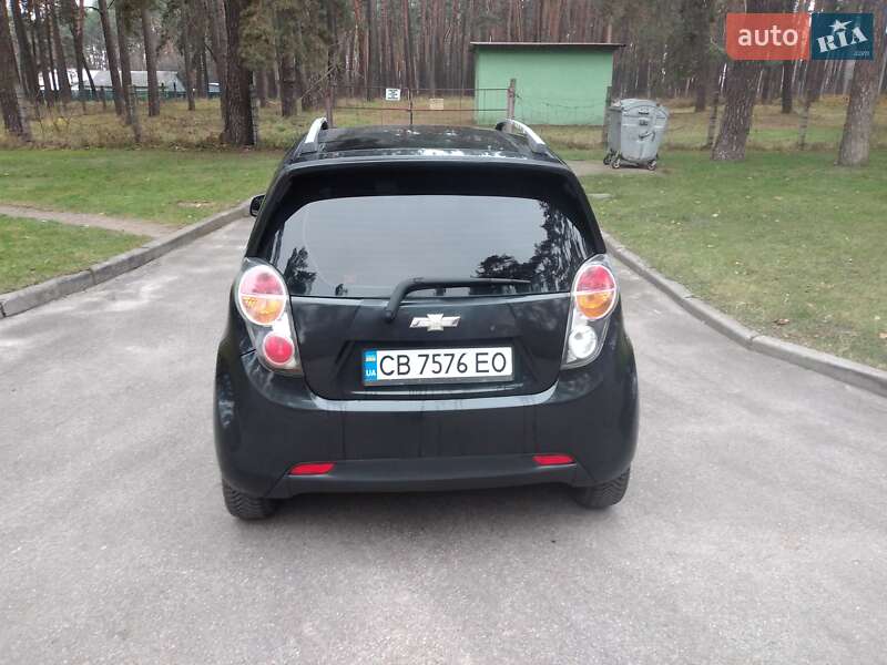 Хэтчбек Chevrolet Spark 2011 в Чернигове
