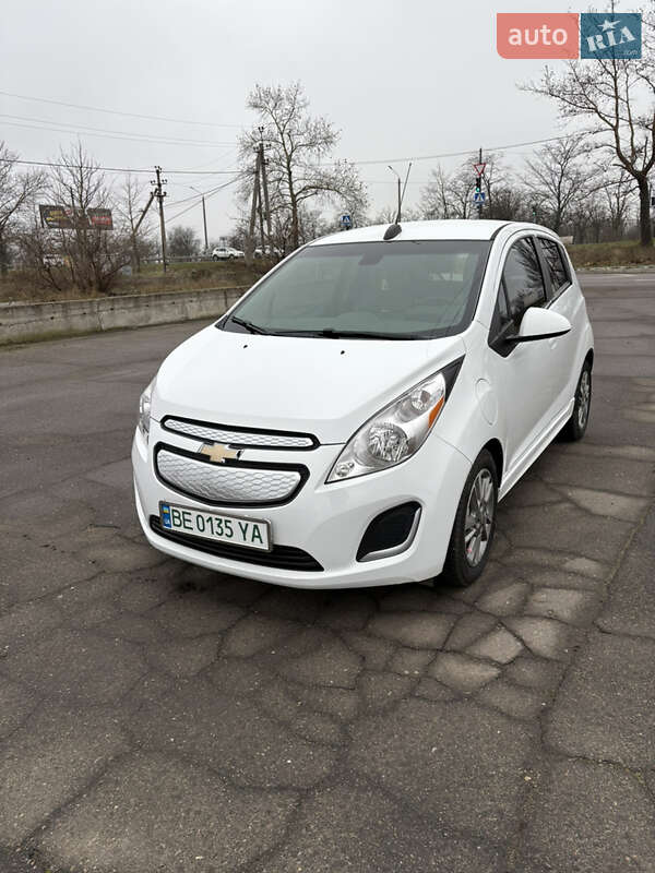 Хэтчбек Chevrolet Spark 2016 в Николаеве