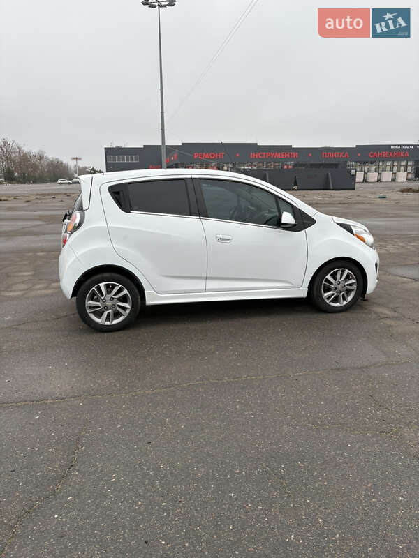 Хэтчбек Chevrolet Spark 2016 в Николаеве